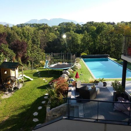 Chambres, Cuisine, Piscine, Spa, Billards, Airhockey, Nature Fillinges Ngoại thất bức ảnh